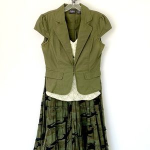 Teens beautiful green 3 piece set includes top, long skirt and camisole.
